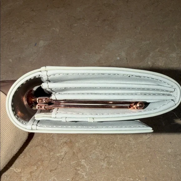 Ted Baker Mint beautiful light grey Wallet with RoseGold Accents - Picture 12 of 12